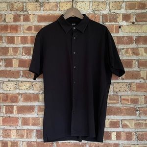 COPY - Uniqlo short sleeve button shirt Large